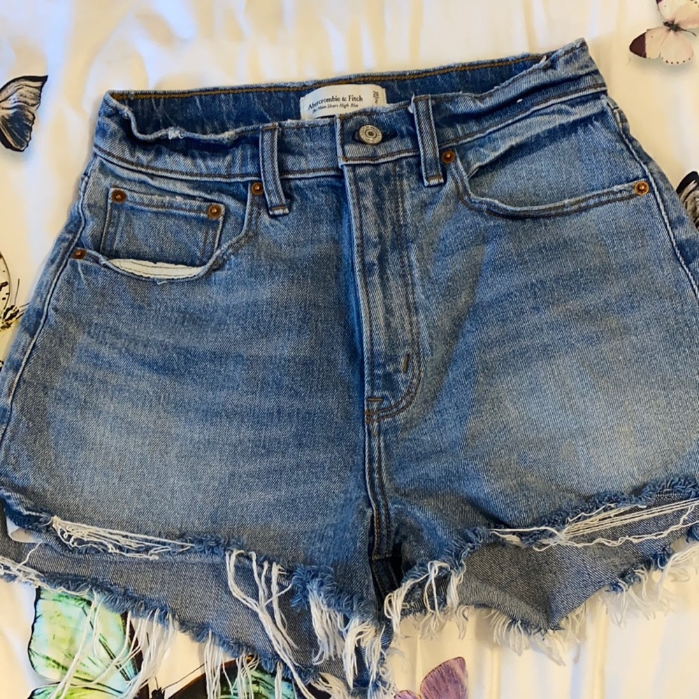 Abercrombi the mom short high rise size 26 shorts
